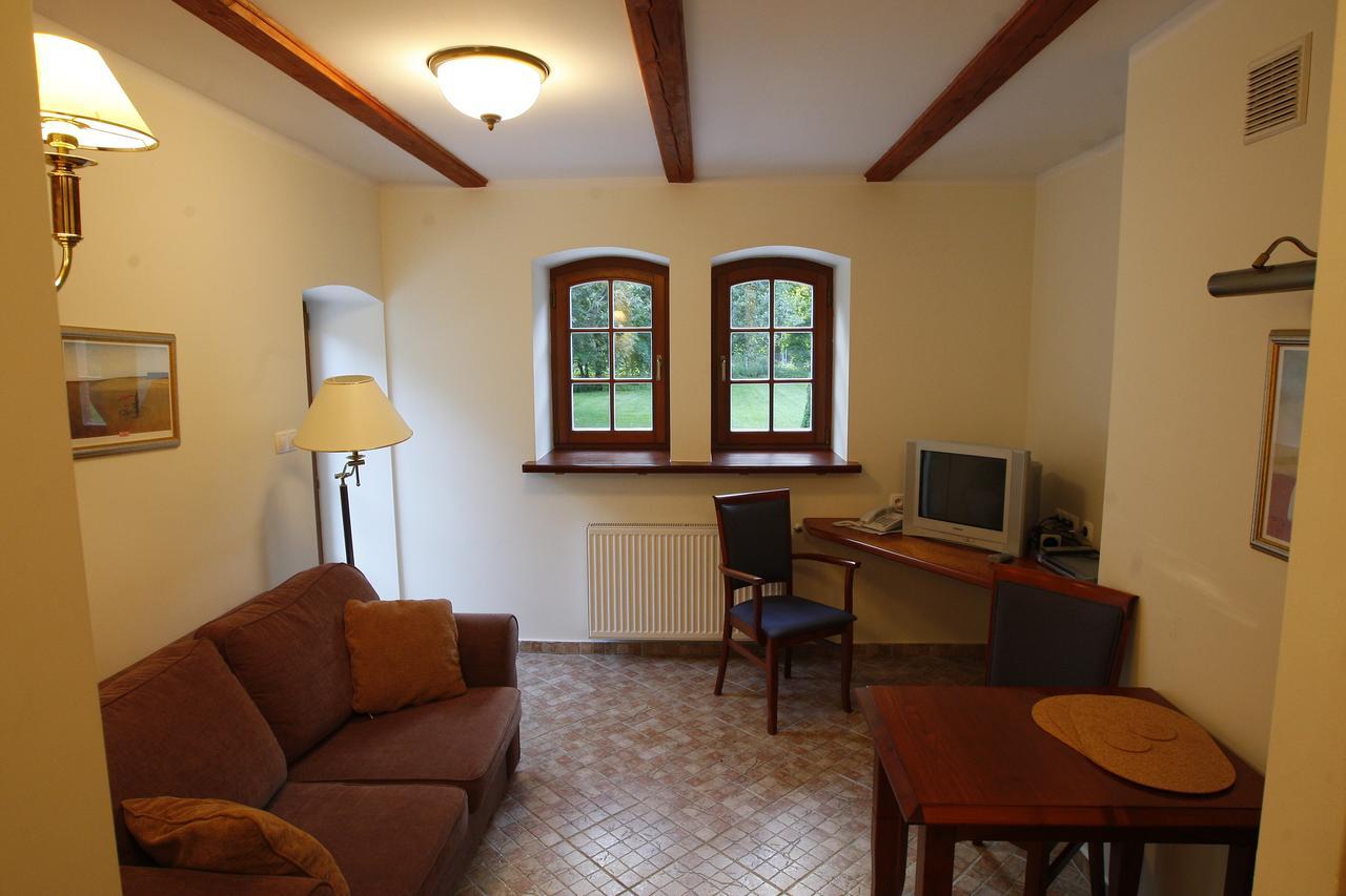 ニジツァ Lesniczowka Nibork Bed & Breakfast エクステリア 写真